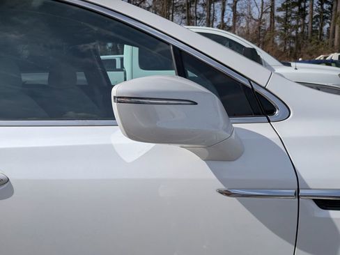 Used 2020 Buick Enclave Essence w/ Sound and Sites Package image 11