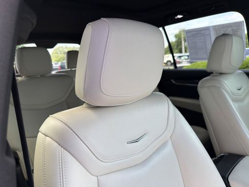 Used 2024 Cadillac XT6 Sport w/ Technology Package AWD/4WD image 40