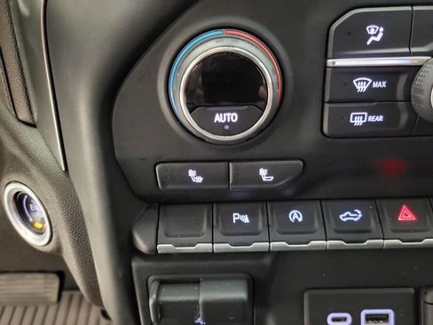 Used 2020 Chevrolet Silverado 1500 RST w/ Texas Edition image 9