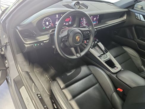 Used 2025 Porsche 911 Carrera RWD image 4