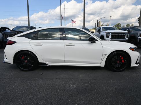 Used 2023 Honda Civic Type R image 11