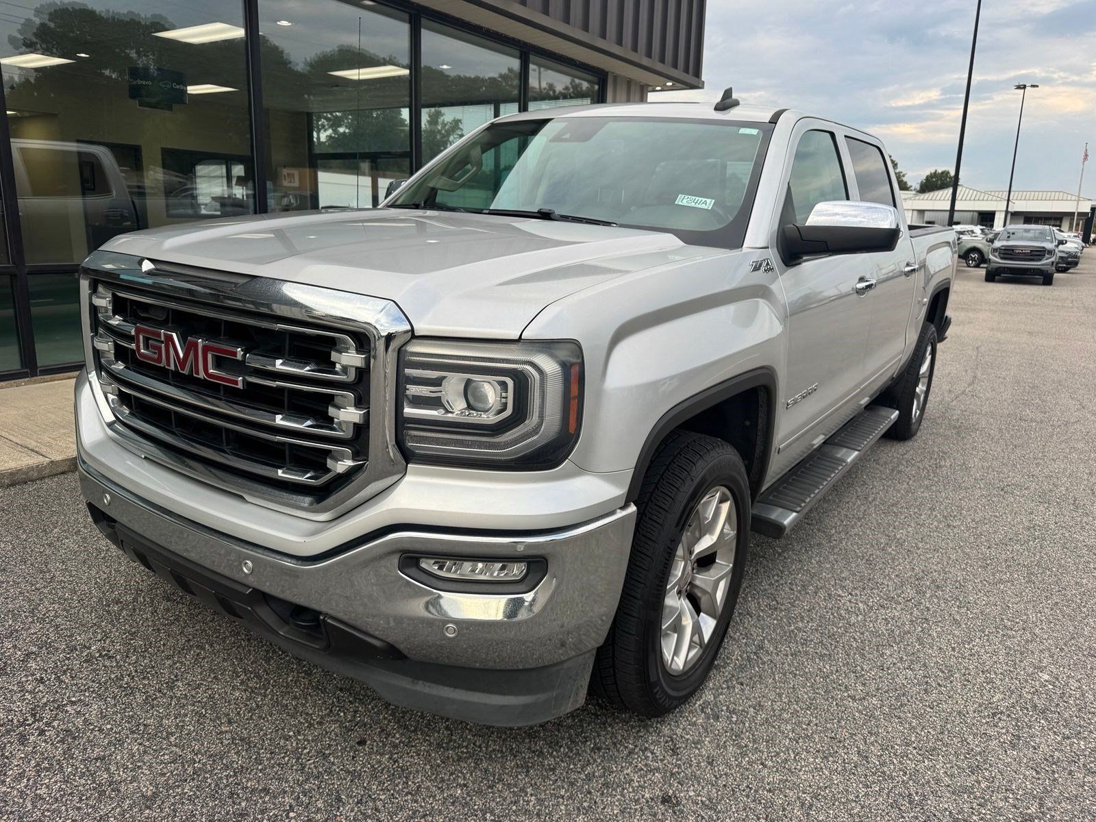 Used 2018 GMC Sierra 1500 SLT AWD/4WD image 5