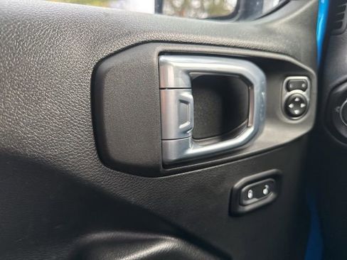 Used 2021 Jeep Wrangler Unlimited Sport AWD/4WD image 19