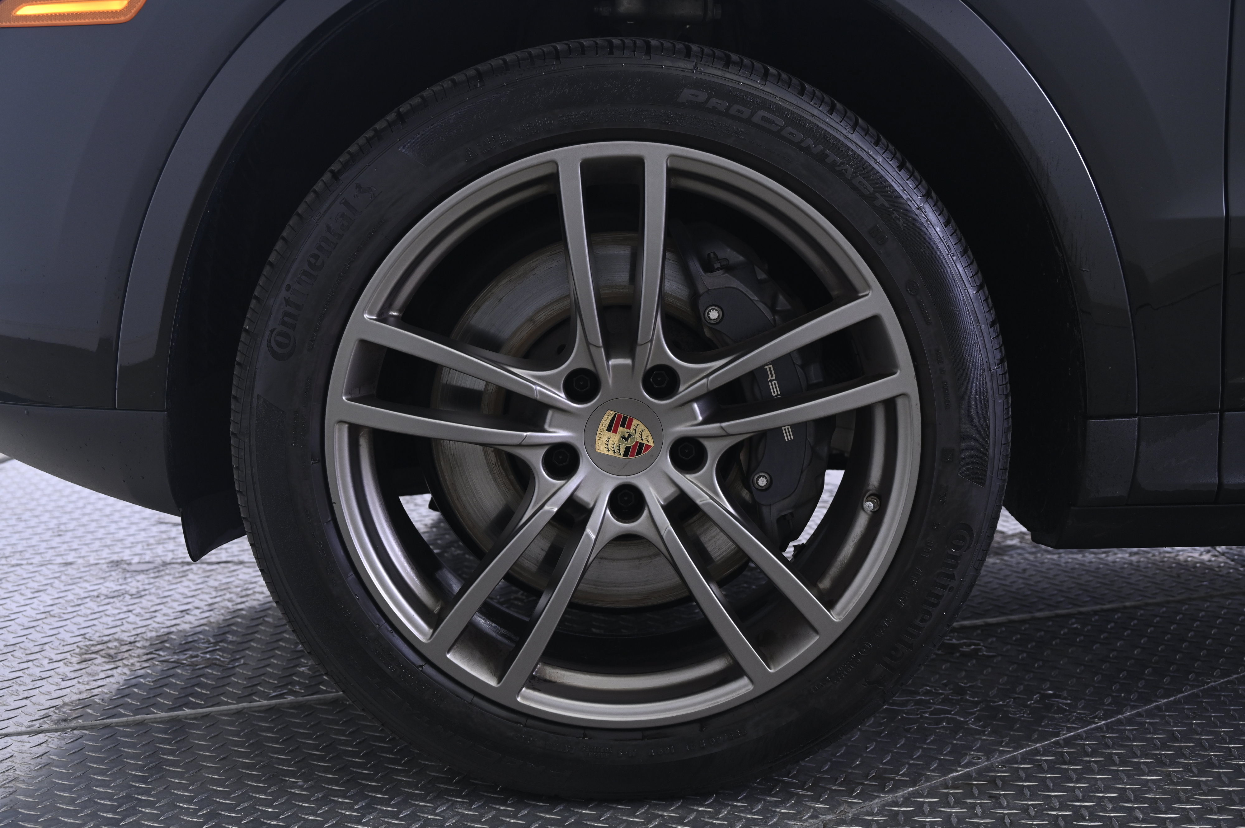 Certified 2023 Porsche Cayenne AWD/4WD image 11
