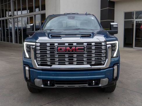 Used 2025 GMC Sierra 2500 Denali w/ Denali Reserve Package image 2