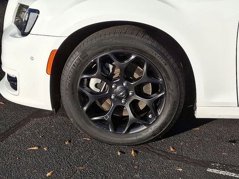 Used 2023 Chrysler 300 Touring L w/ Popular Equipment Group image 8