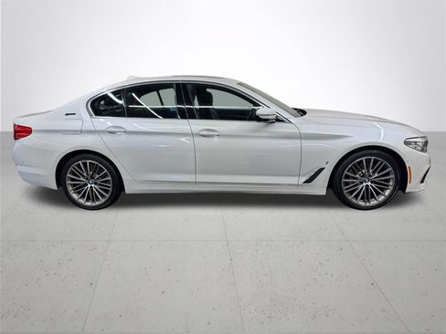 Used 2019 BMW 530e RWD image 8