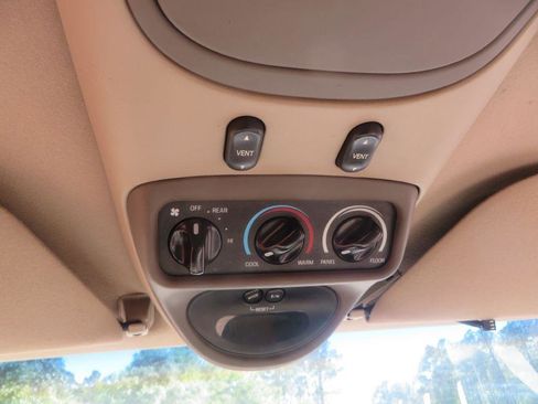 Used 2000 Ford Excursion XLT AWD/4WD image 23