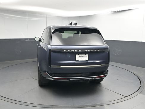Used 2025 Land Rover Range Rover SE image 21