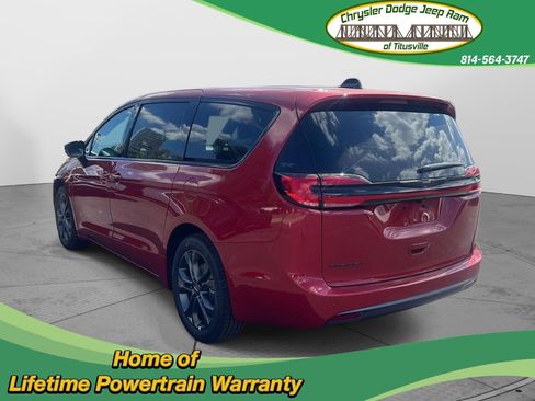 New 2026 Chrysler Pacifica Select image 14