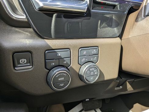 Used 2025 Chevrolet Silverado 2500 LT w/ All Star Edition AWD/4WD image 24
