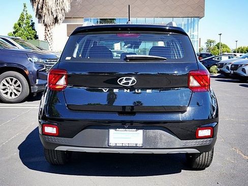 Certified 2026 Hyundai Venue SEL FWD image 9