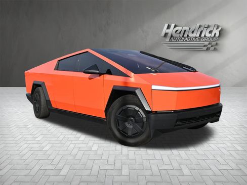 Used 2024 Tesla Cybertruck AWD Crew Cab image 2