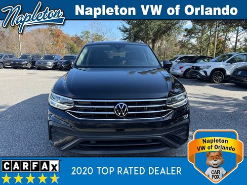 Certified 2022 Volkswagen Tiguan SE image 2
