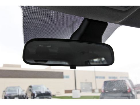 Used 2025 Hyundai Venue Limited FWD image 25