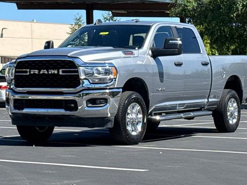 Used 2024 RAM 2500 Big Horn AWD/4WD image 15