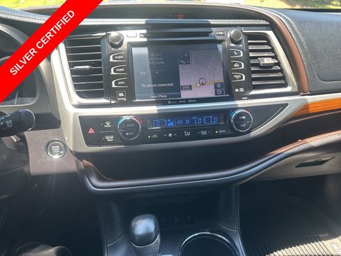 Used 2019 Toyota Highlander Limited AWD/4WD image 12