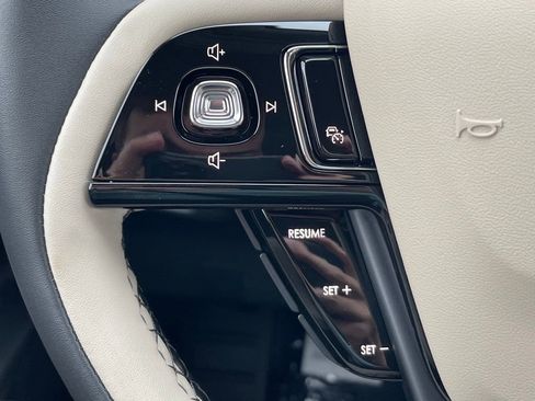 New 2026 Lincoln Corsair Premiere FWD image 8