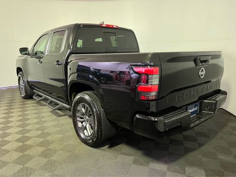 Certified 2025 Nissan Frontier SV AWD/4WD image 5