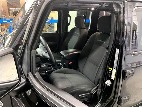 Used 2022 Jeep Wrangler Unlimited Sahara w/ Cold Weather Group image 10