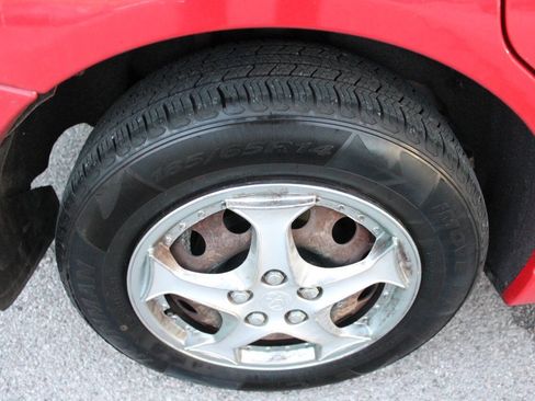 Used 2004 Ford Focus LX FWD image 14