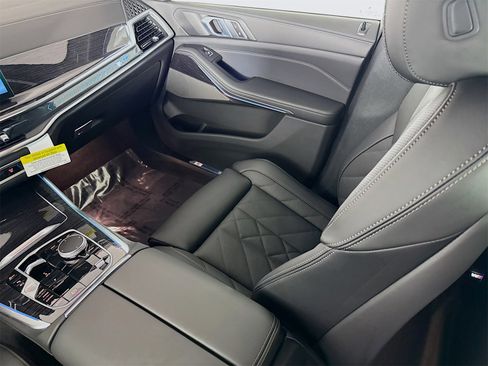 New 2026 BMW X5 xDrive50e w/ M Sport Package image 25