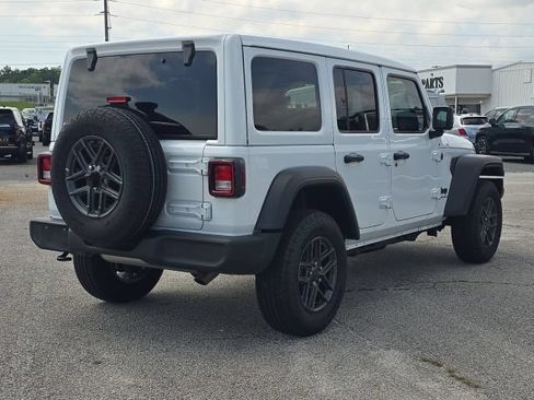 Used 2025 Jeep Wrangler Unlimited Sport AWD/4WD image 5