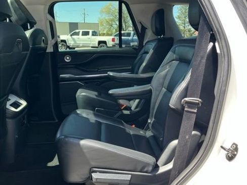 Used 2025 Lincoln Navigator Reserve AWD/4WD image 28