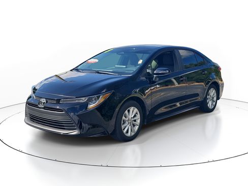 Certified 2025 Toyota Corolla LE w/ LE Premium Package image 3