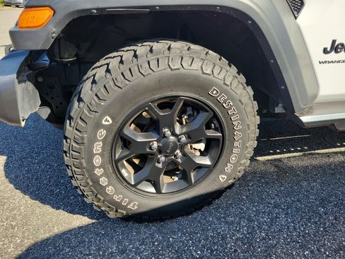 Used 2023 Jeep Wrangler Willys image 30