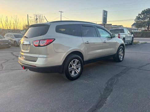 Used 2015 Chevrolet Traverse LT image 5