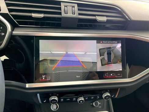 Certified 2025 Audi Q3 2.0T Premium Plus w/ Premium Plus Package image 21