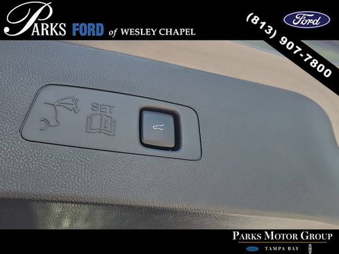Used 2025 Lincoln Corsair FWD image 9