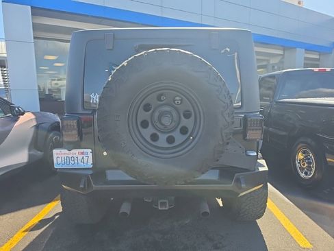 Used 2011 Jeep Wrangler Rubicon w/ PWR Convenience Group image 8