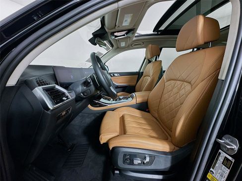 Certified 2023 BMW X7 xDrive40i w/ Premium Package image 22
