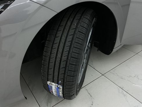 Used 2024 Hyundai Elantra Blue FWD image 41