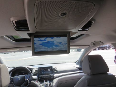 Used 2018 Honda Odyssey Touring image 21