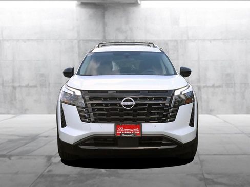 New 2026 Nissan Pathfinder SV w/ SV Premium Package AWD/4WD image 4