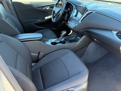Used 2022 Chevrolet Malibu LT image 10