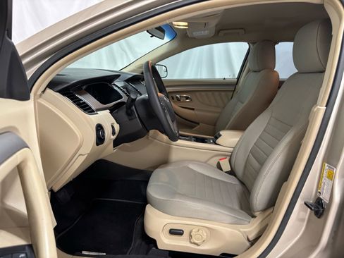 Used 2018 Ford Taurus SE image 12