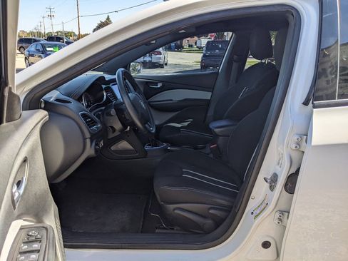 Used 2014 Dodge Dart SXT FWD image 10