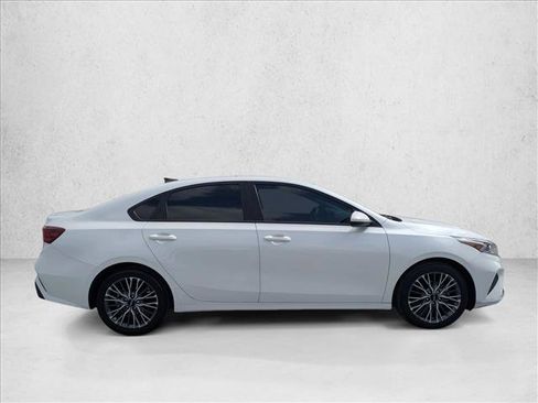 Used 2023 Kia Forte LXS FWD image 4