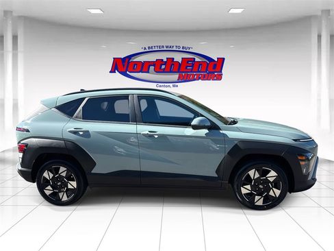 Used 2024 Hyundai Kona SEL image 2