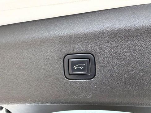Used 2022 Buick Enclave Avenir w/ Avenir Technology Package AWD/4WD image 6