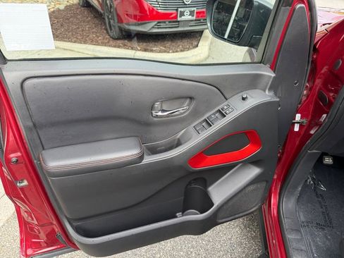 Used 2025 Nissan Frontier Pro-X w/ Pro Convenience Package image 12