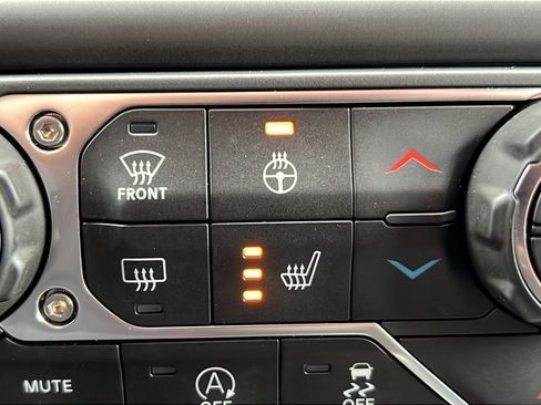 Used 2019 Jeep Wrangler Sport AWD/4WD image 24
