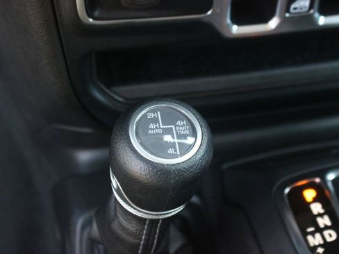 Used 2024 Jeep Wrangler Unlimited Sahara AWD/4WD image 24