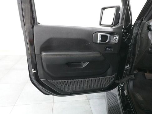Used 2023 Jeep Wrangler Unlimited Sahara AWD/4WD image 25