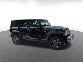 Used 2025 Jeep Wrangler Unlimited Sahara AWD/4WD video 2