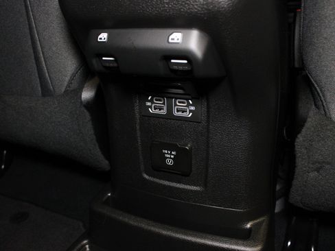 Used 2025 Jeep Wrangler Unlimited Sahara w/ Safety Group AWD/4WD image 16